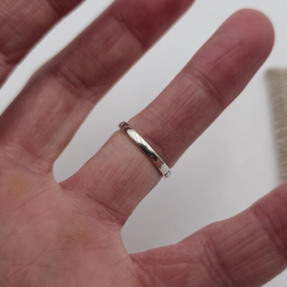 Size 6 Sterling Silver Cute Dot Pattern Ring A3043 - Picture 3 of 7